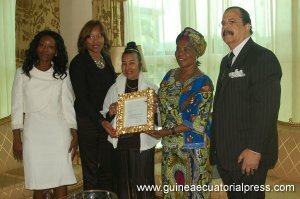 The First Lady receives the president of the Trumpet Foundation